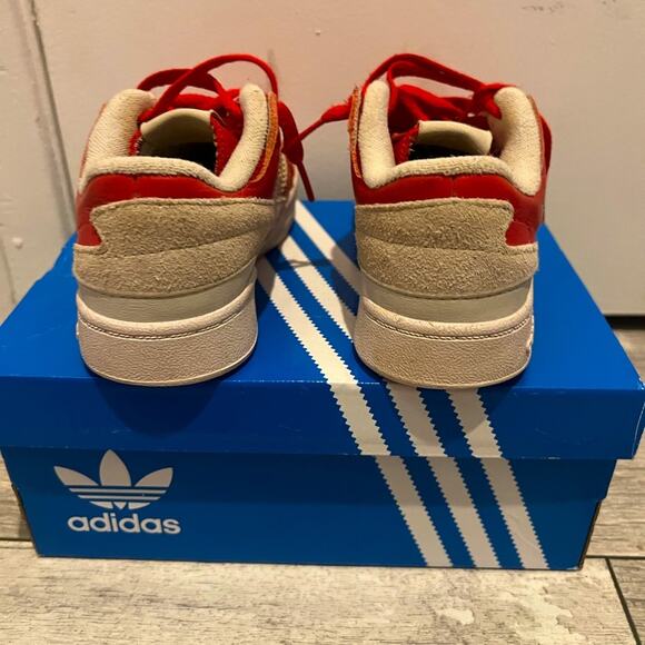 Kids Adidas shoes red size 10 1/2 forum low cl - Picture 3 of 5